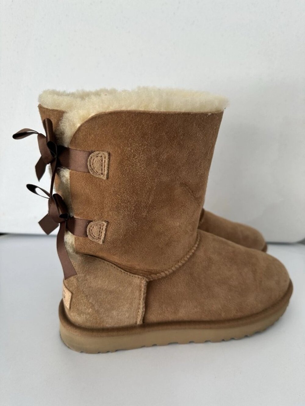 UGG Australia Womens Bailey Bow II Boots, Chestnut size 9 Retail $225